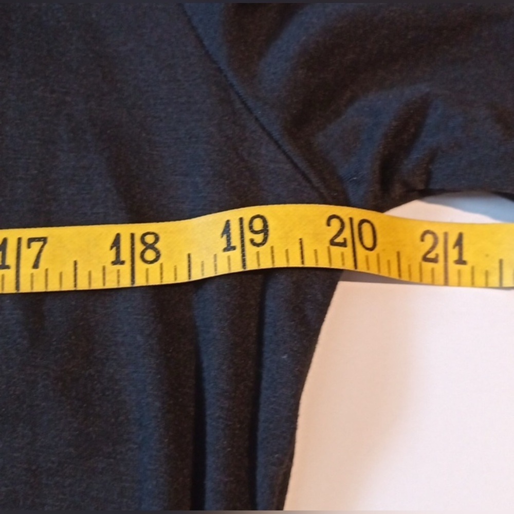 Flattering Black Long Sleeved Ruched Dress - Picture 4 of 6